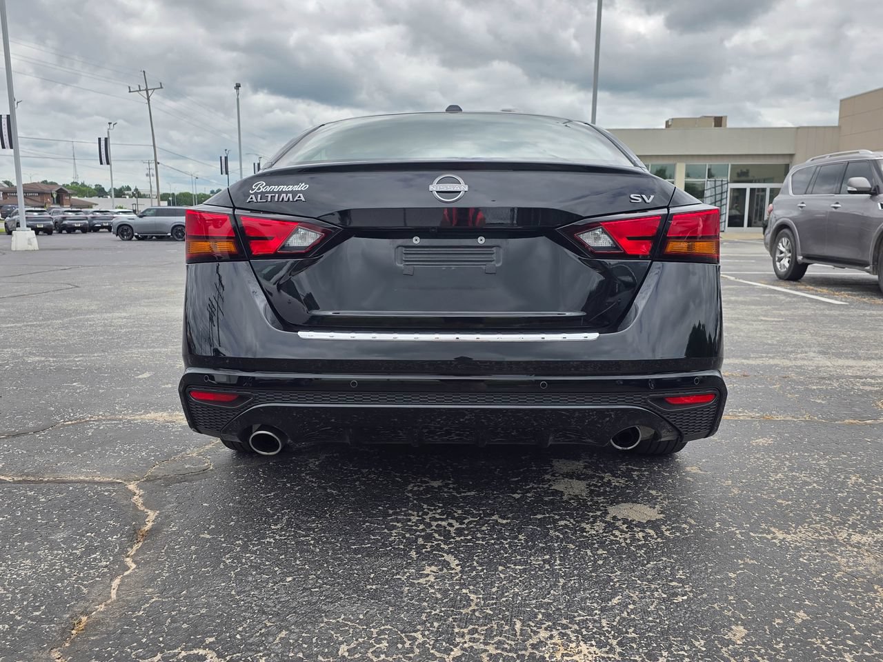 Used 2023 Nissan Altima 2.5 SV w/ SV Premium Package FWD image 5