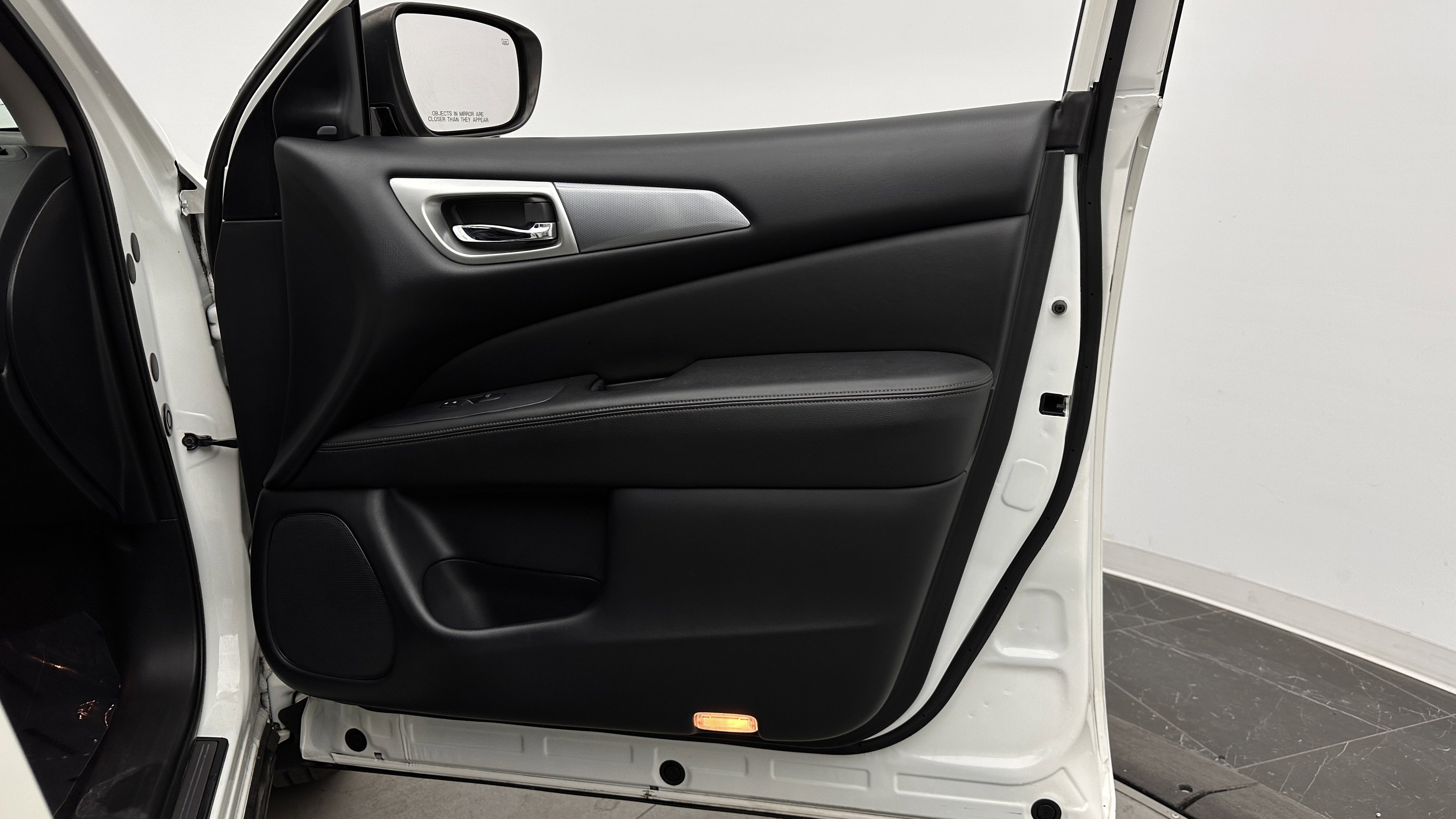 Used 2019 Nissan Pathfinder SL w/ Cargo Package image 39