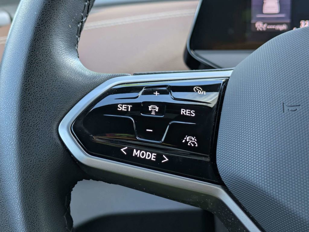 Certified 2023 Volkswagen ID.4 Pro image 32