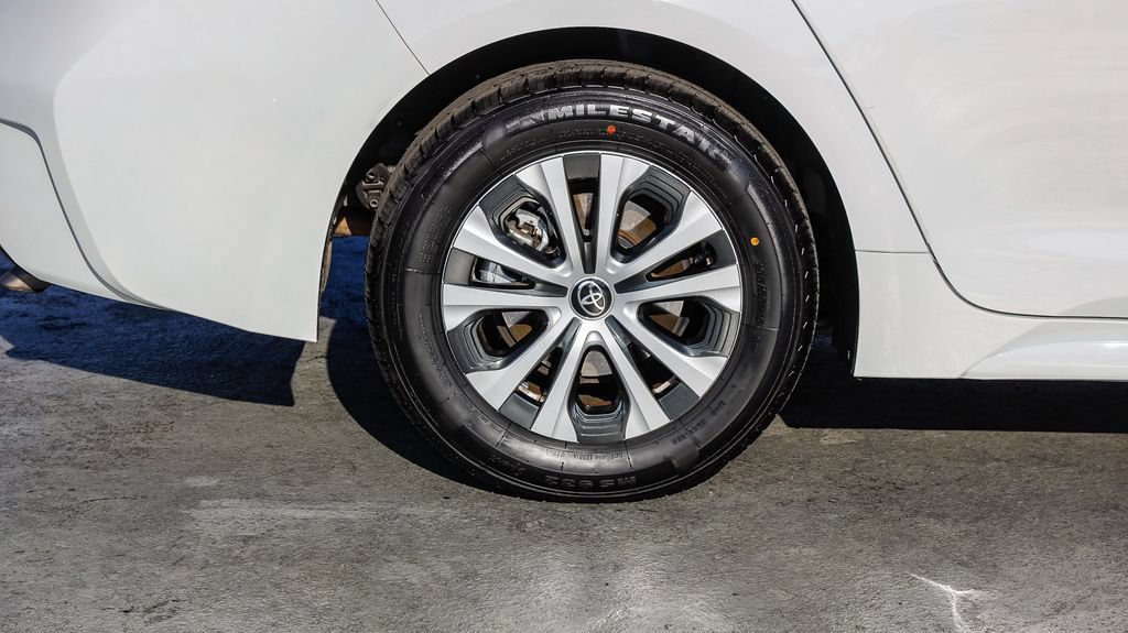 Used 2021 Toyota Corolla LE w/ Carpet Mat Package (TMS) FWD image 12