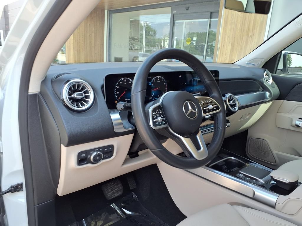 Used 2021 Mercedes-Benz GLB 250 4MATIC image 8