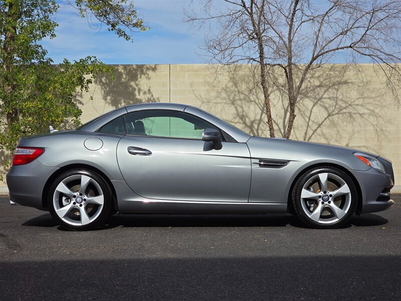 Used 2012 Mercedes-Benz SLK 350 image 11