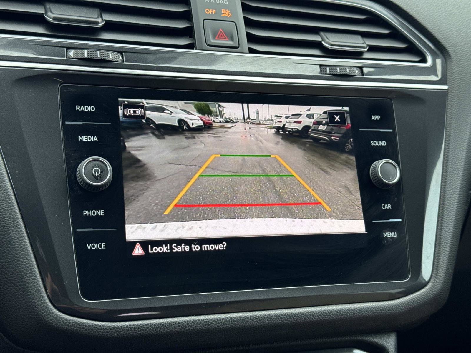 Certified 2022 Volkswagen Tiguan SE R-Line image 17