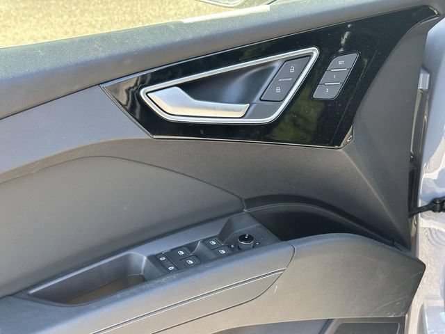 Used 2024 Audi Q4 e-tron Premium Plus w/ Premium Plus RWD image 18