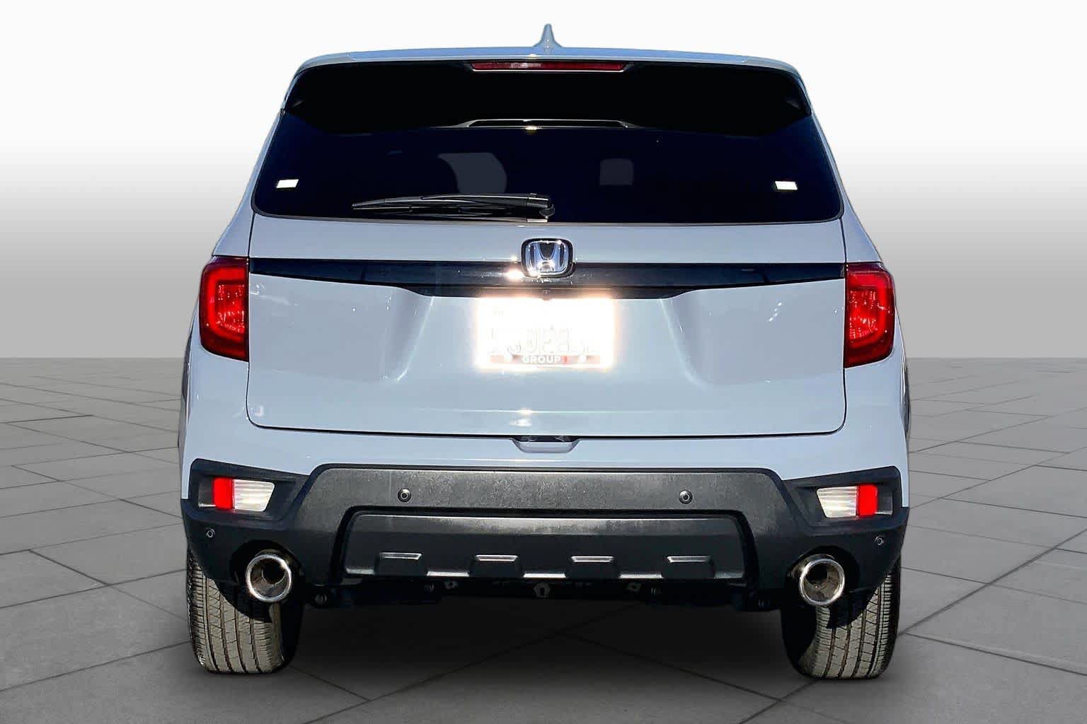 Used 2025 Honda Passport EX-L image 4