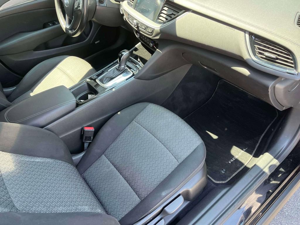 Used 2018 Buick Regal Preferred w/ Sights and Sounds Package AWD/4WD image 21