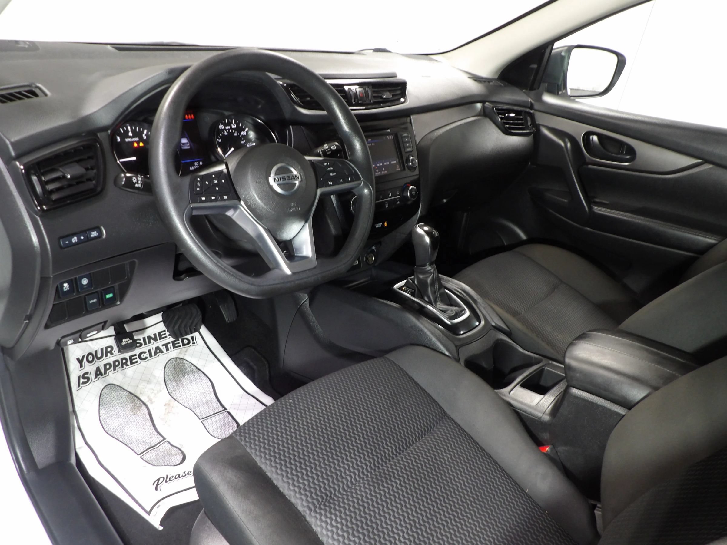 Used 2022 Nissan Rogue Sport S FWD image 9