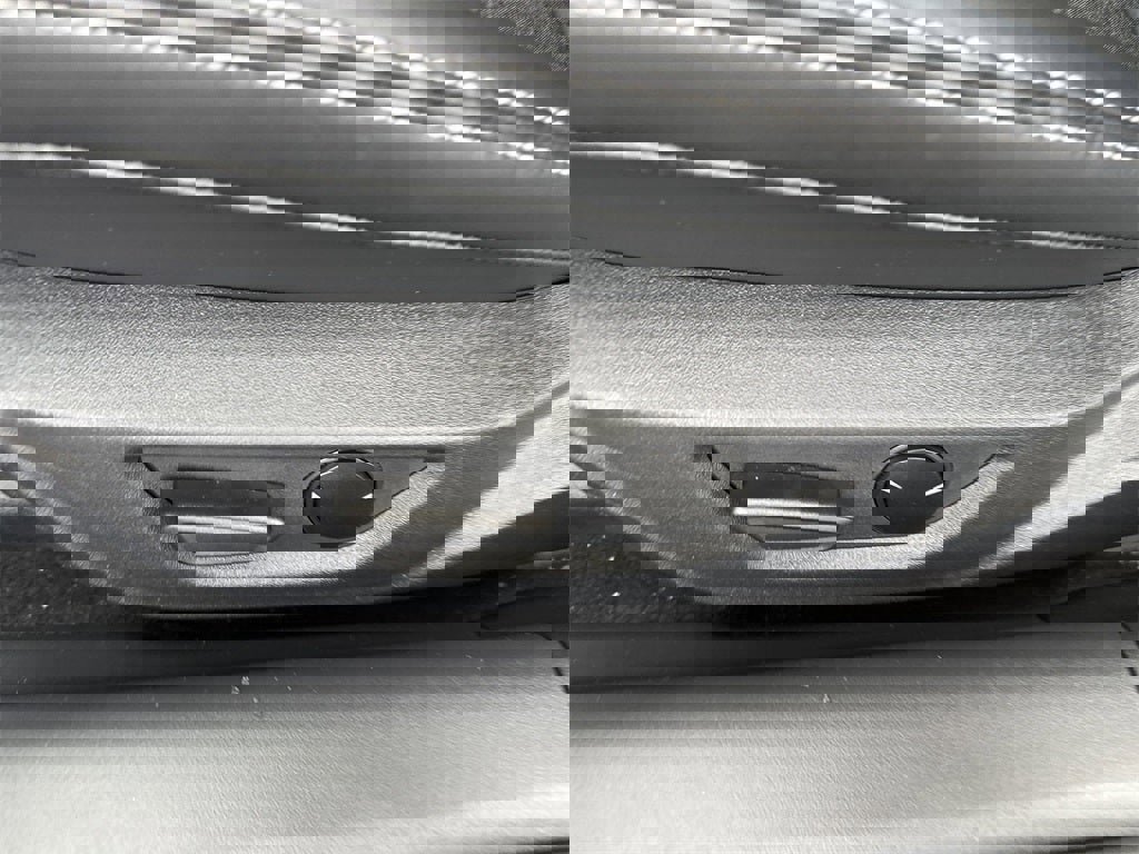 Used 2024 Ford Mustang EcoBoost image 15