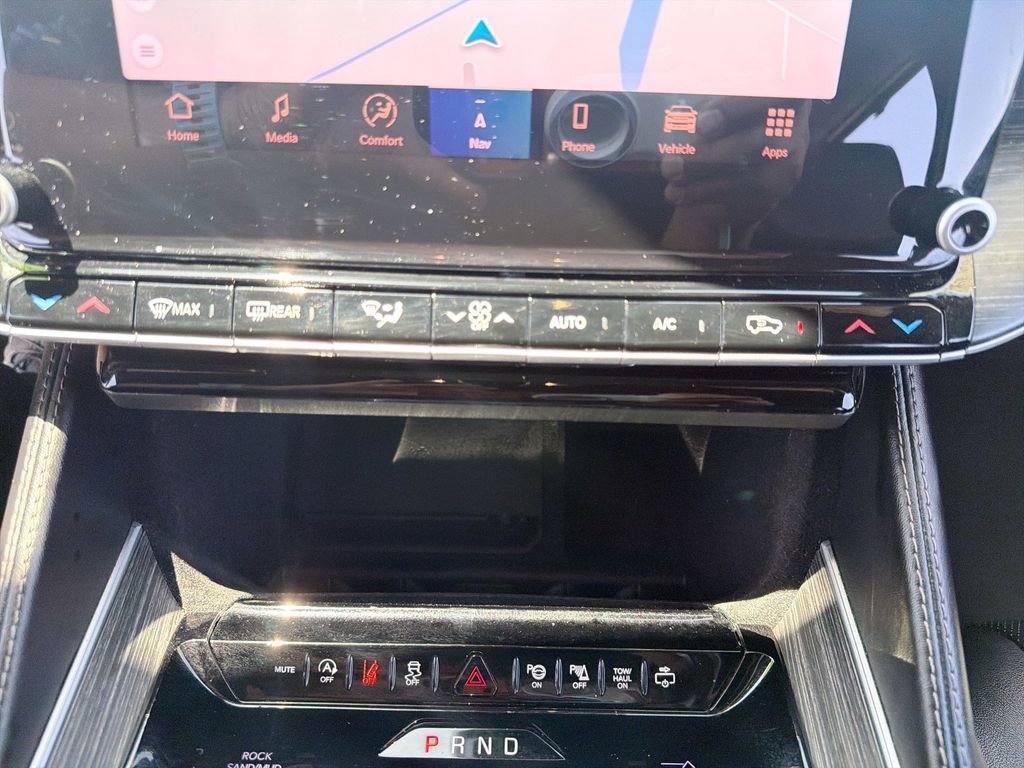 Used 2023 Jeep Wagoneer Series III w/ Rear Seat Video Group 1 AWD/4WD image 16