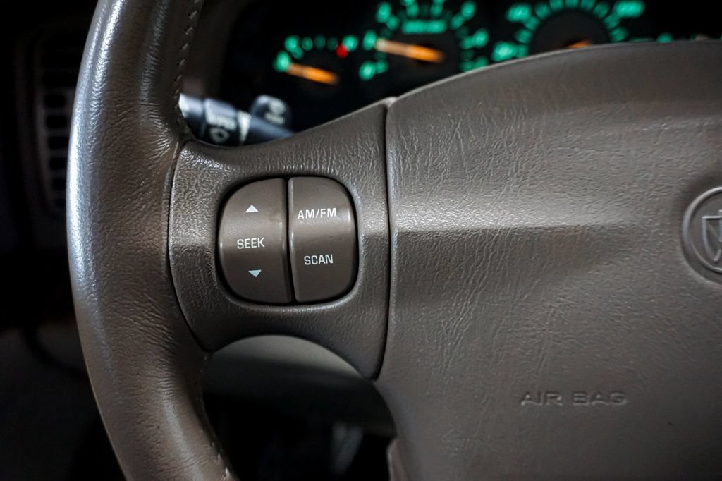 Used 2004 Buick Park Avenue Ultra w/ Ultra Luxury Package FWD image 38