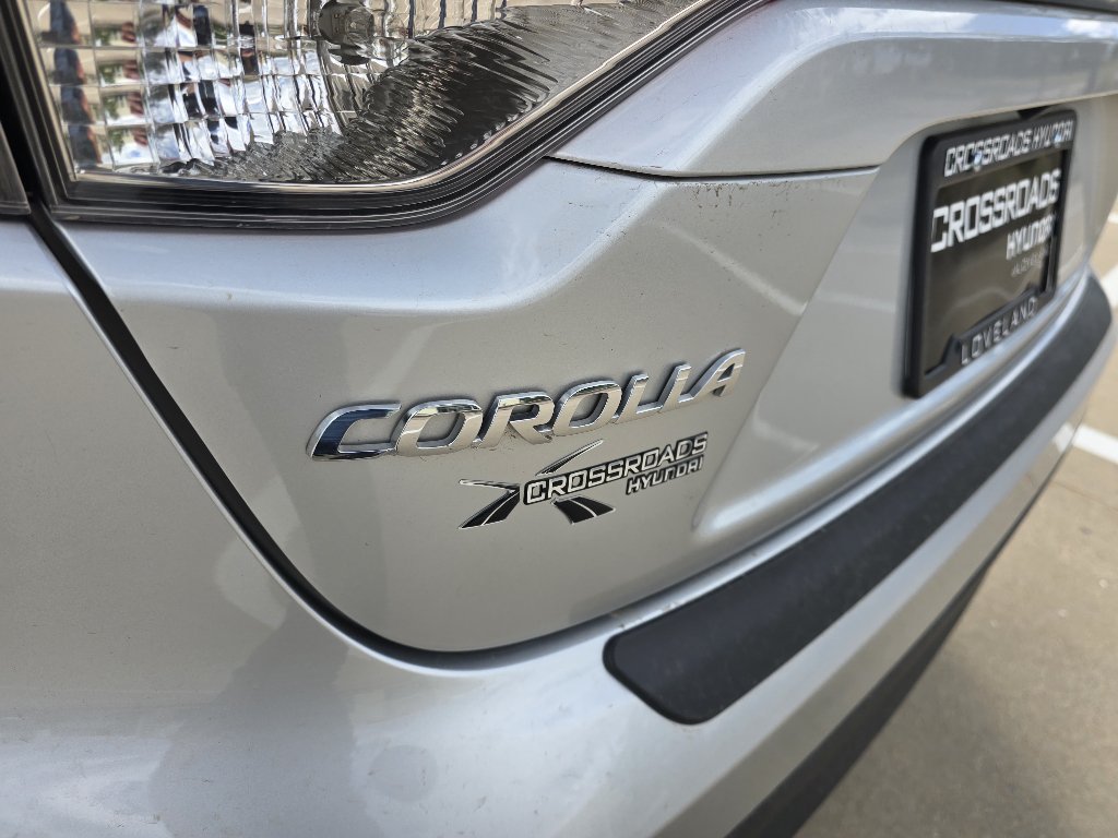 Used 2025 Toyota Corolla LE FWD image 12