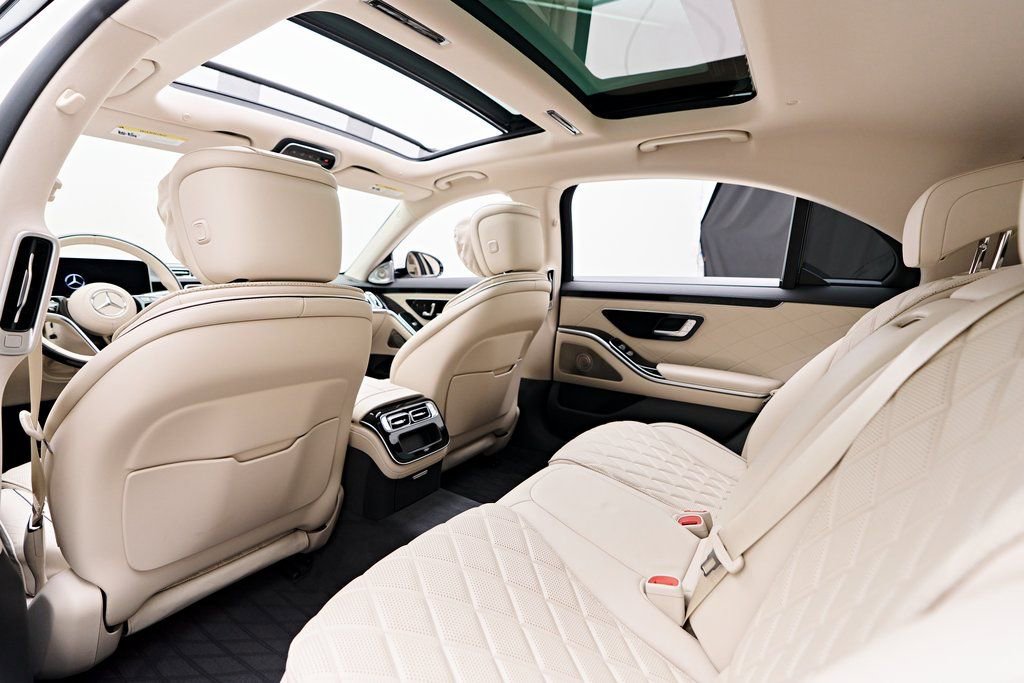 Used 2024 Mercedes-Benz S 580e 4MATIC Sedan image 44