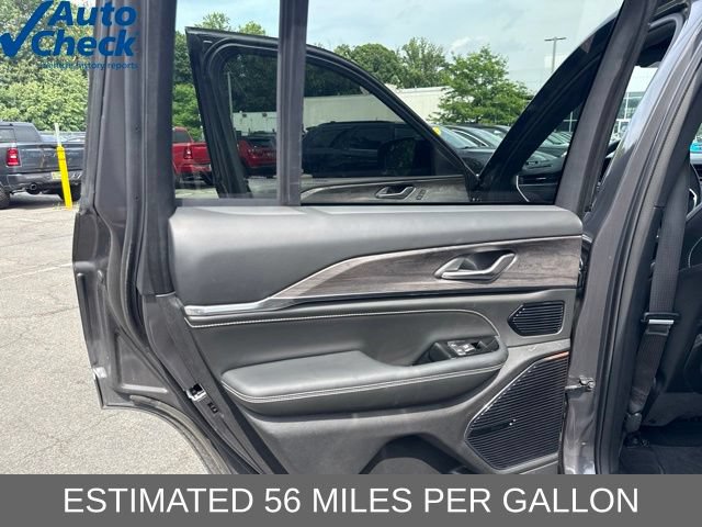 Used 2024 Jeep Grand Cherokee Overland w/ Trailer Tow Package AWD/4WD image 30