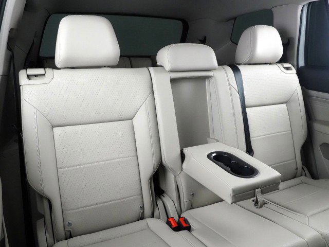 Used 2023 Volkswagen Atlas SE w/ Technology Package image 16