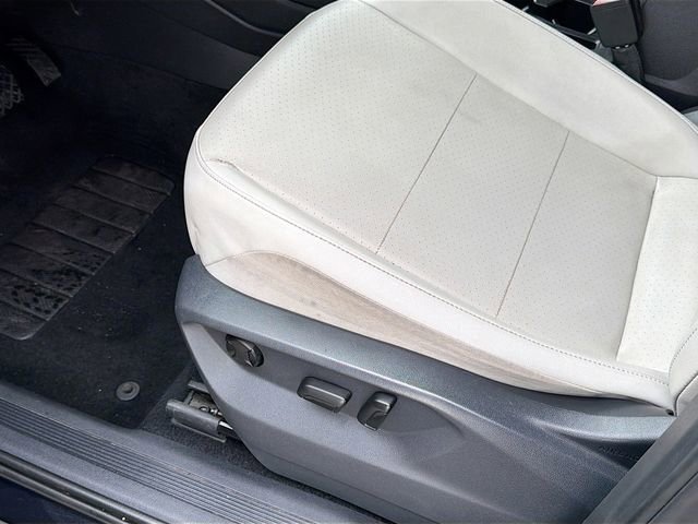 Used 2020 Volkswagen Tiguan SE image 18