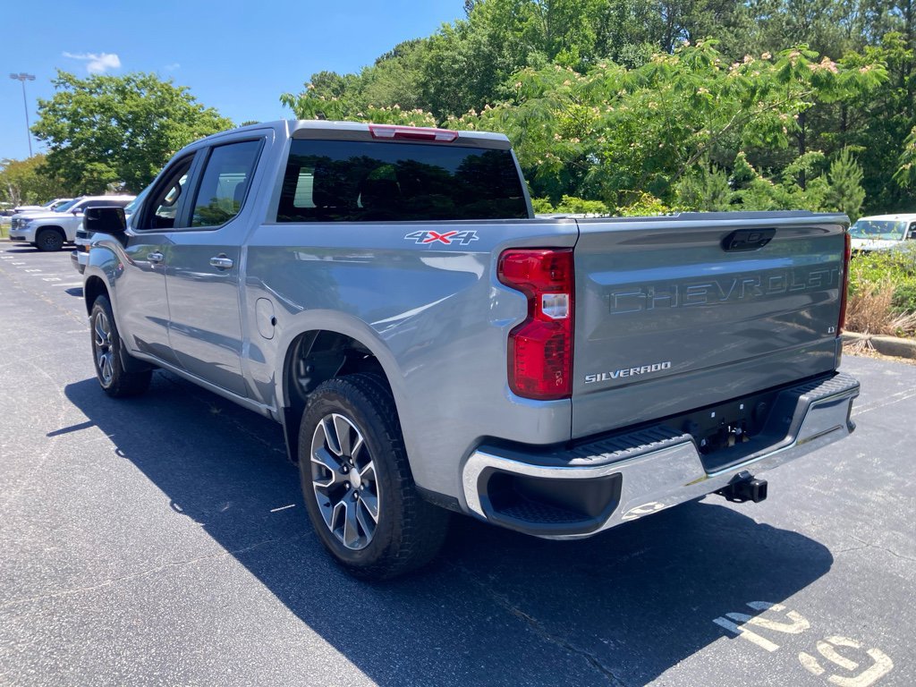 Used 2023 Chevrolet Silverado 1500 LT AWD/4WD image 4