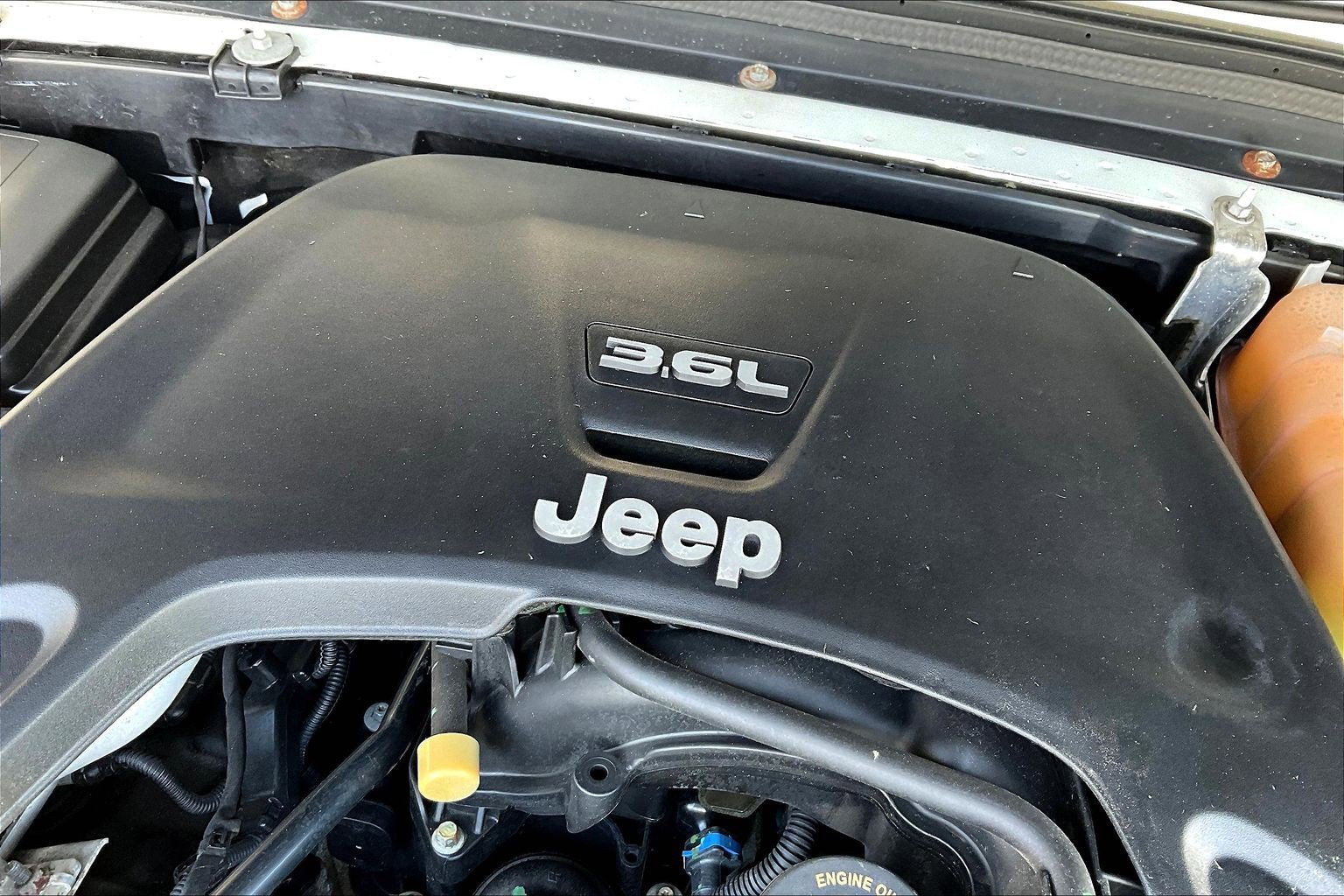 Used 2018 Jeep Wrangler Unlimited Rubicon w/ Dual Top Group AWD/4WD image 30