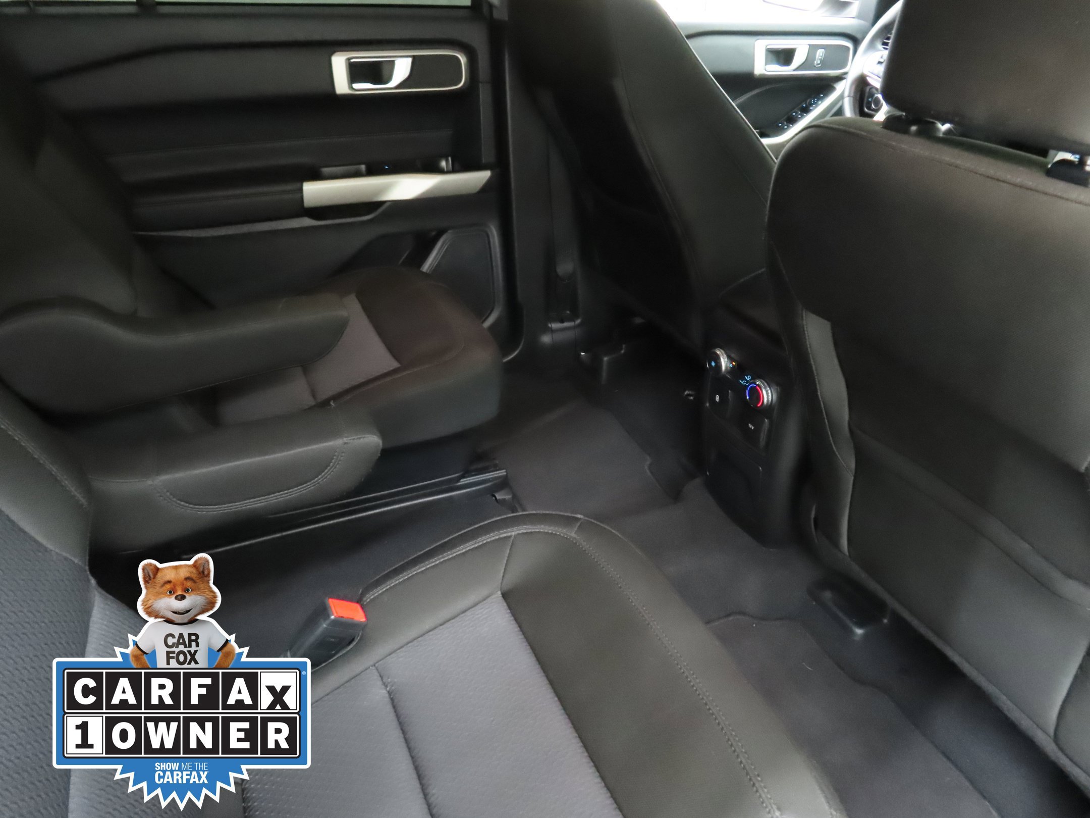 Used 2024 Ford Explorer XLT RWD image 23