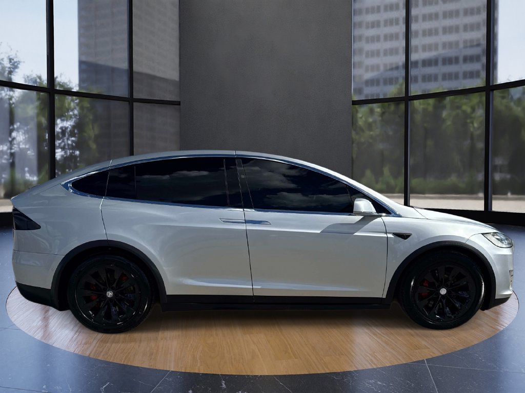 Used 2017 Tesla Model X 90D AWD/4WD image 2