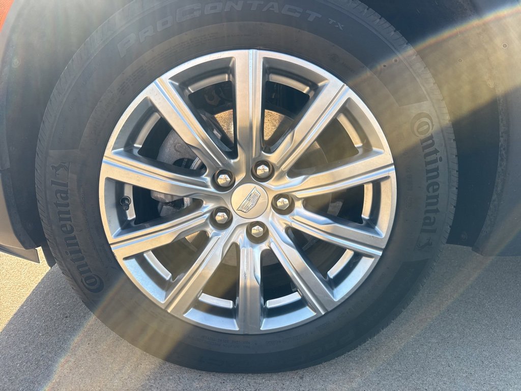 Used 2023 Cadillac XT4 Premium Luxury image 6