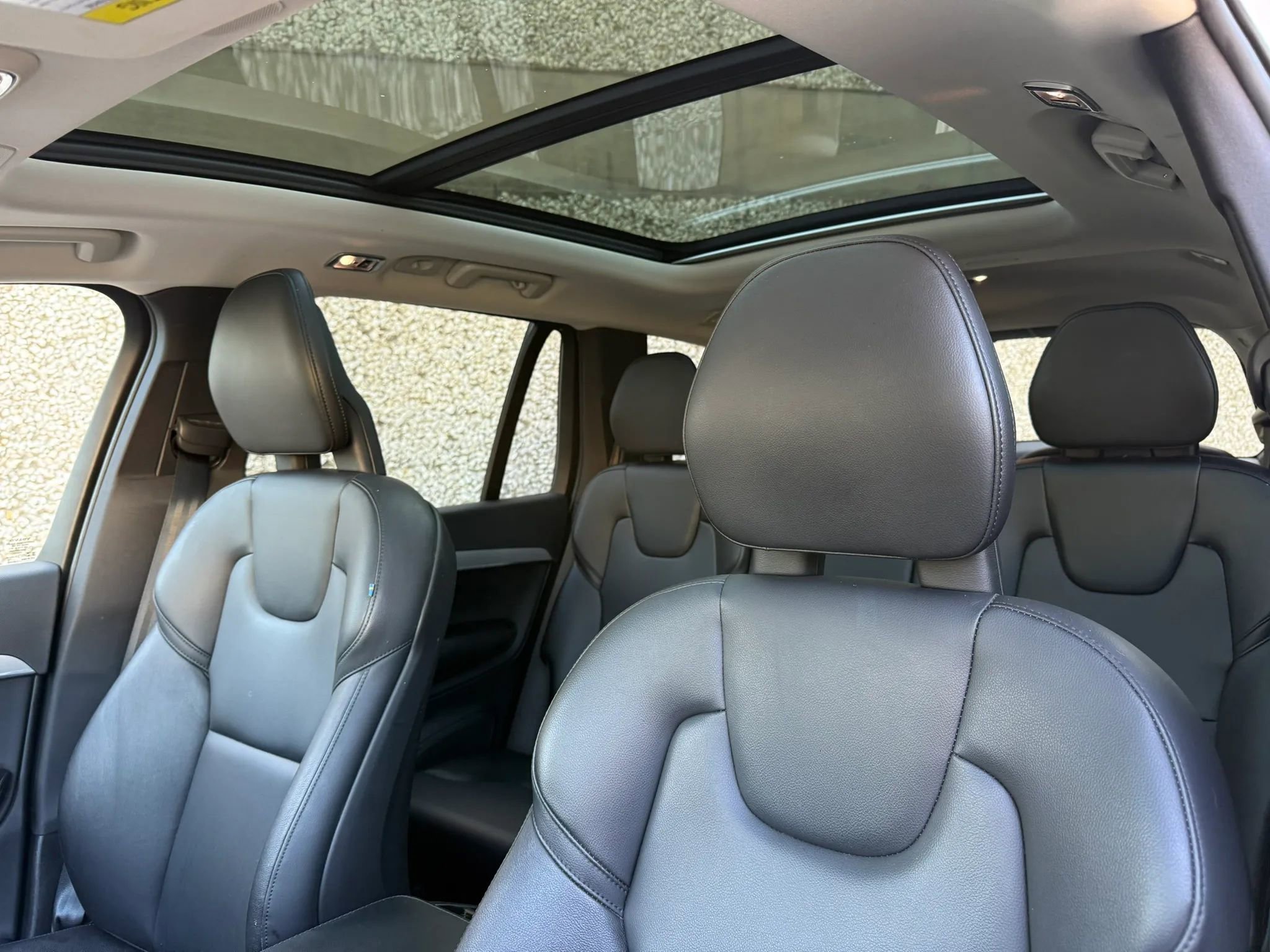 Used 2021 Volvo XC90 T5 Momentum w/ Climate Package FWD image 11