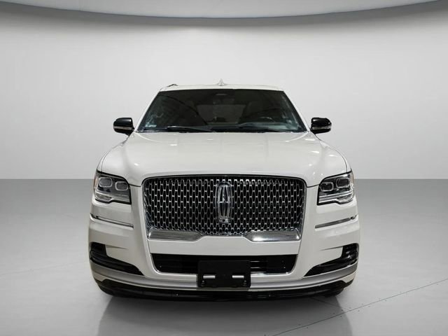 Used 2022 Lincoln Navigator Reserve image 9