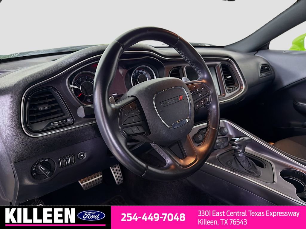 Used 2015 Dodge Challenger R/T Scat Pack w/ Scat Pack Appearance Package RWD image 10