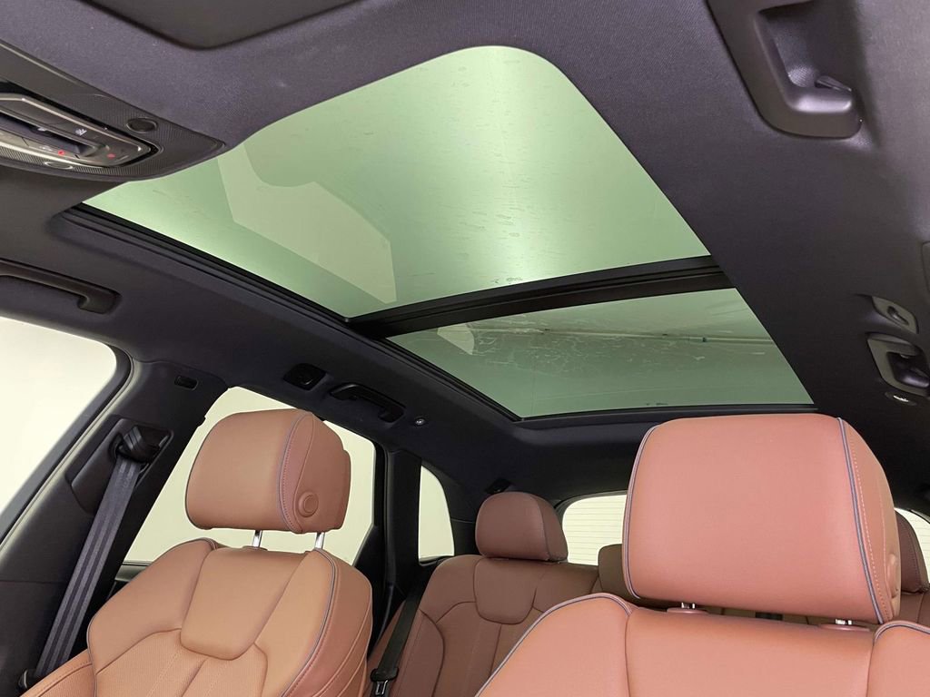 Certified 2025 Audi Q5 2.0T Premium Plus image 18