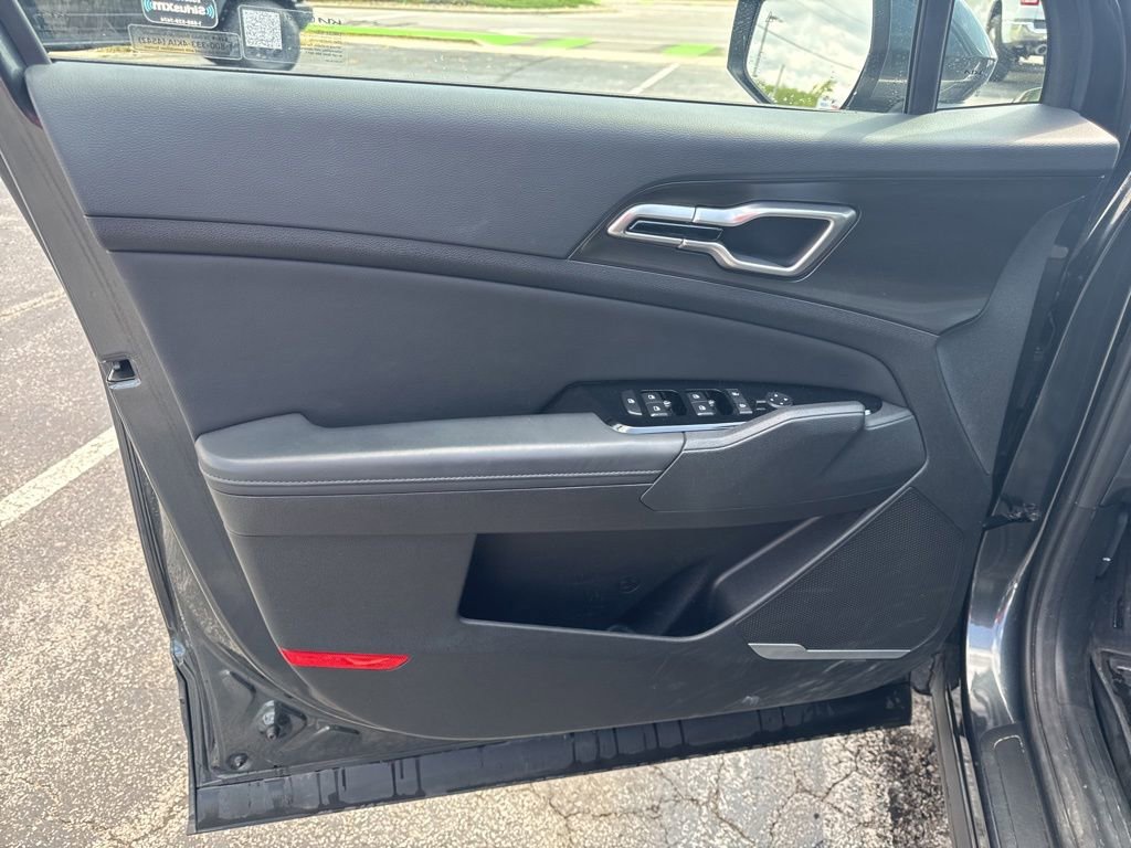 Used 2025 Kia Sportage EX w/ Premium Package FWD image 13