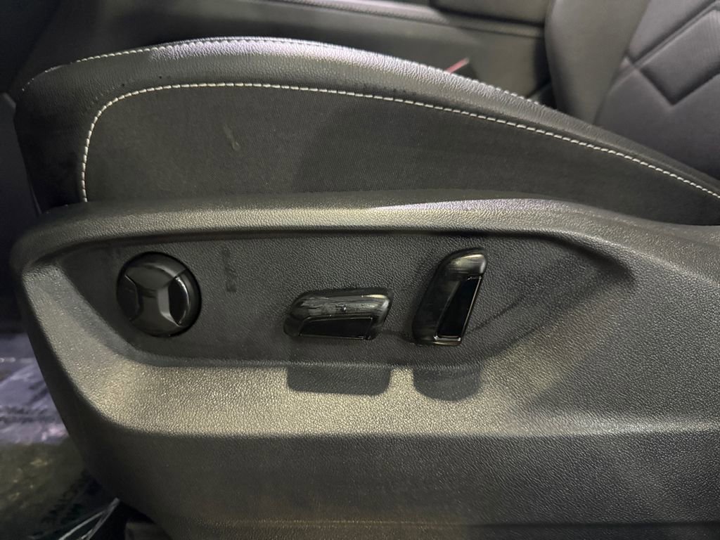 Used 2025 Volkswagen Atlas SE w/ Panoramic Sunroof Package image 10