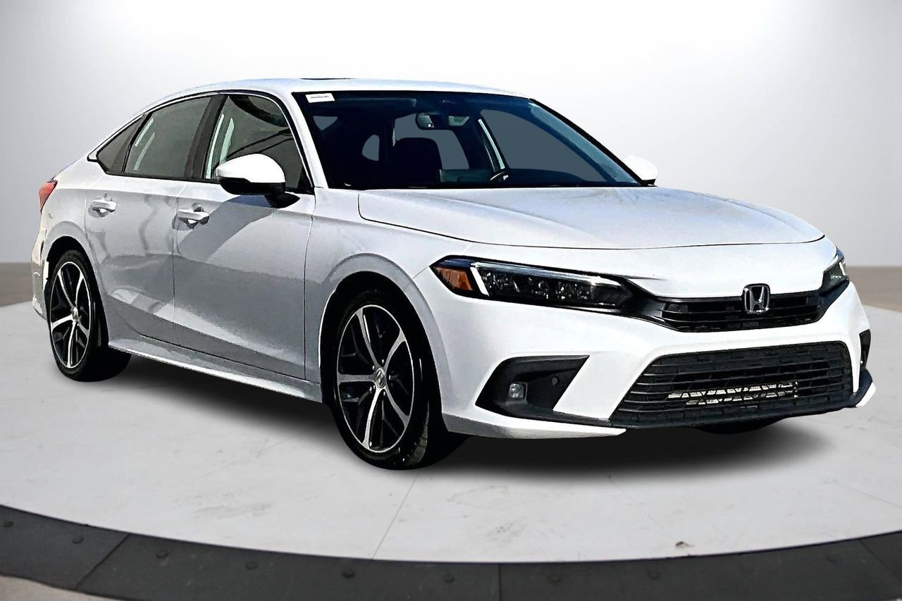 Used 2022 Honda Civic Touring image 2