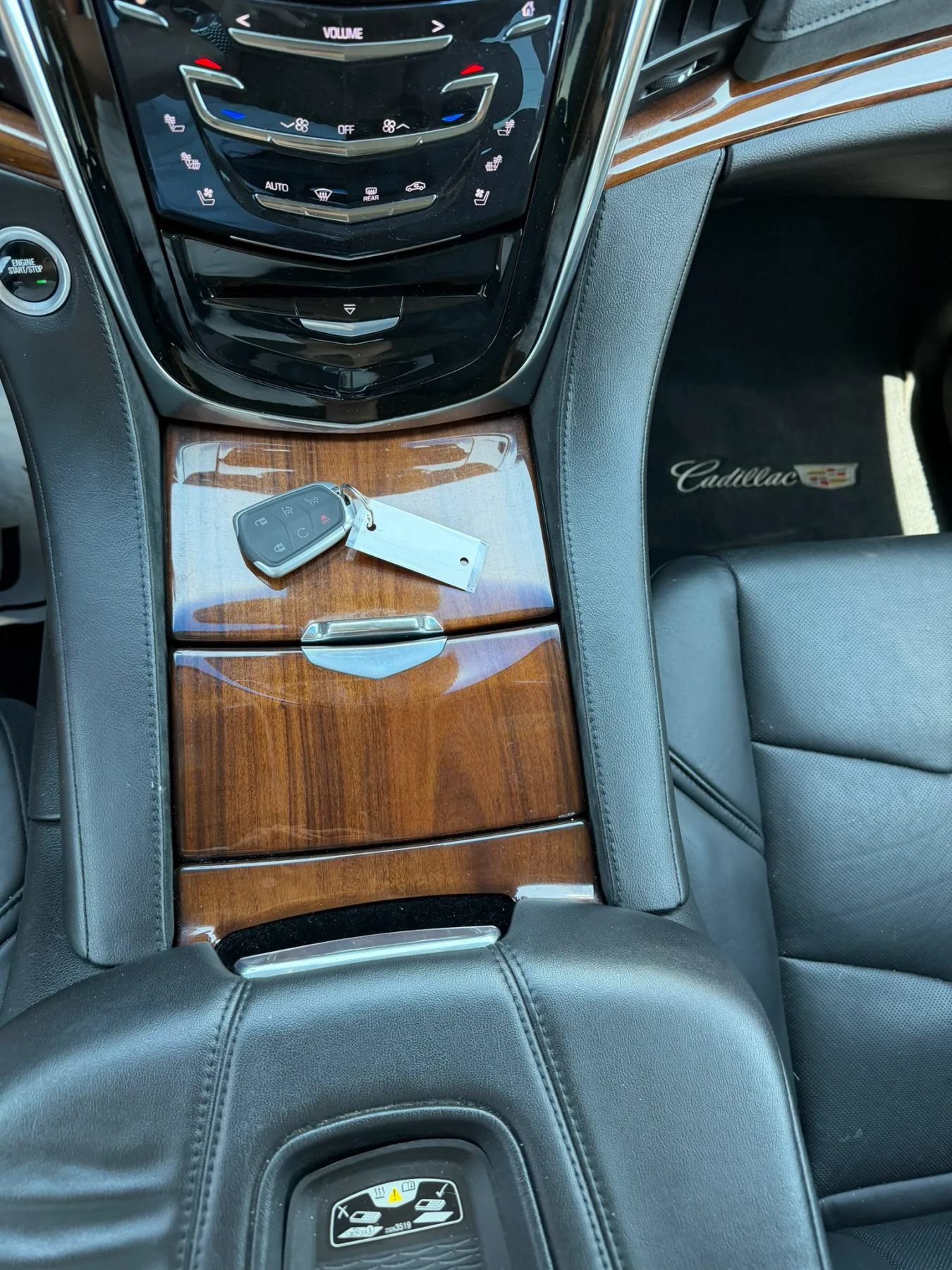 Used 2015 Cadillac Escalade ESV Premium AWD/4WD image 18