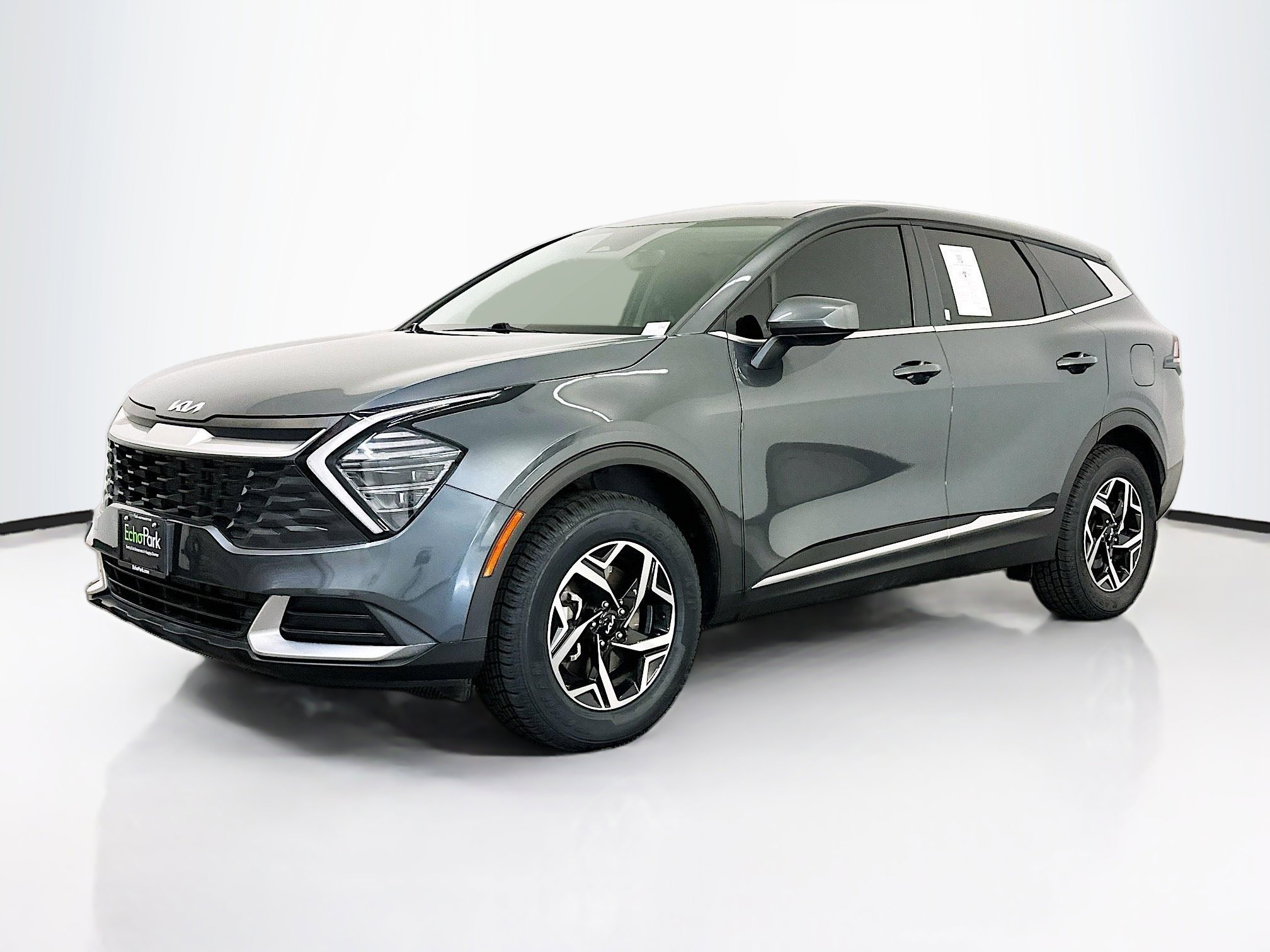 Used 2024 Kia Sportage LX image 3