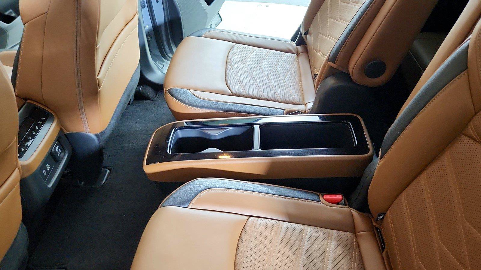 Used 2024 Nissan Pathfinder Platinum FWD image 19