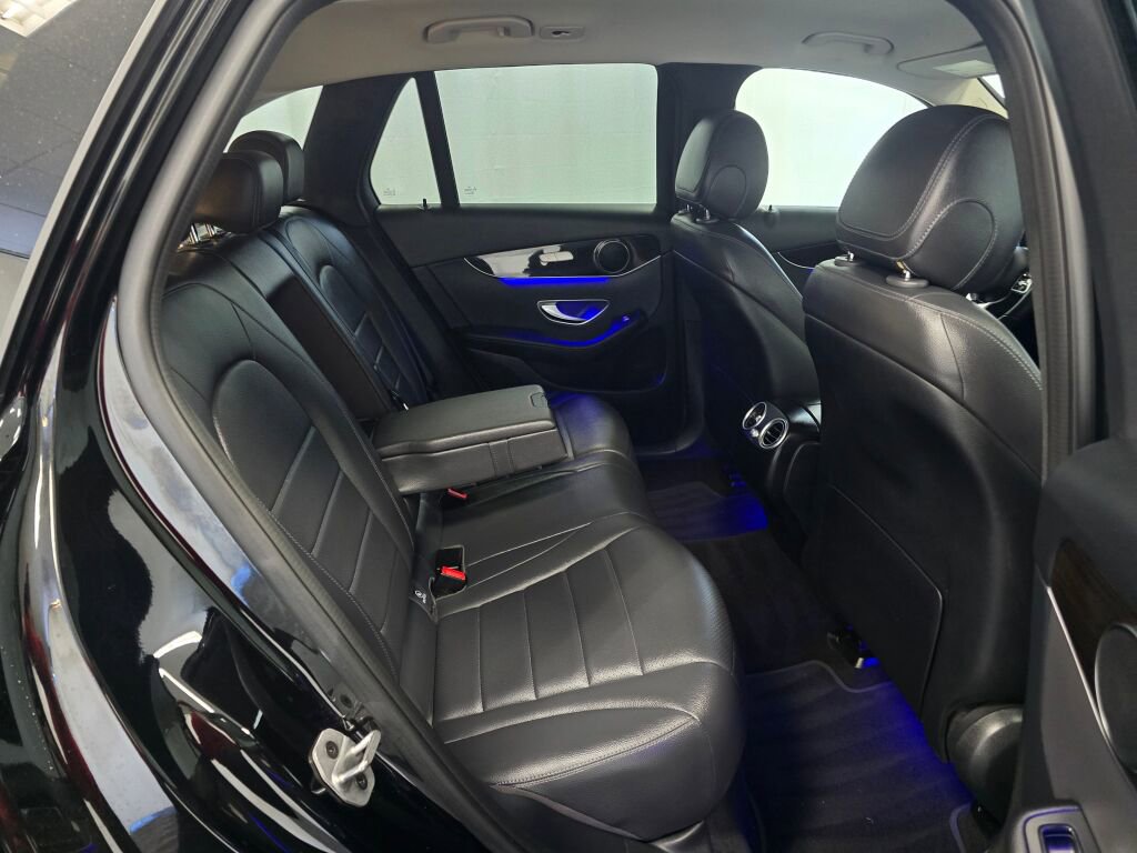 Used 2022 Mercedes-Benz GLC 300 GLC 300 image 23