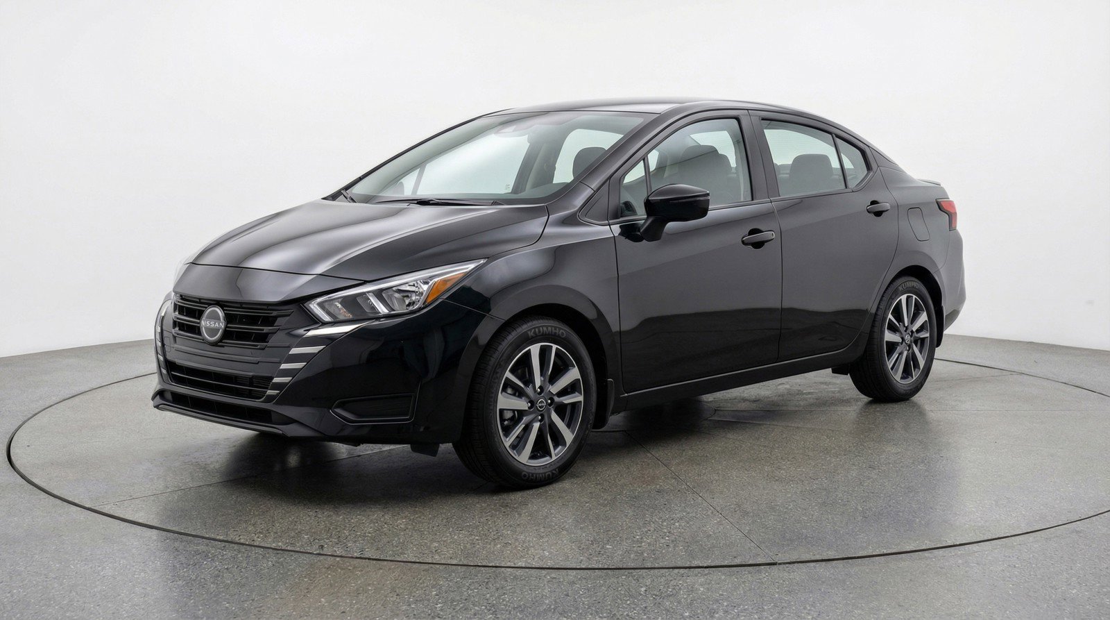 Used 2025 Nissan Versa SV image 3