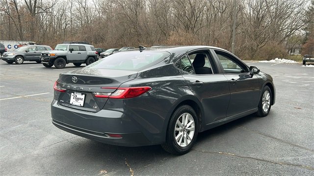 Used 2025 Toyota Camry LE image 27