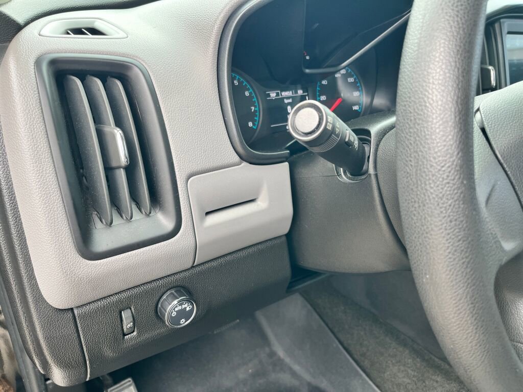 Used 2018 Chevrolet Colorado W/T image 12