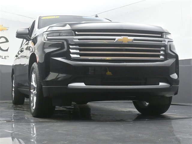 Certified 2024 Chevrolet Suburban High Country w/ Advanced Technology Package image 3