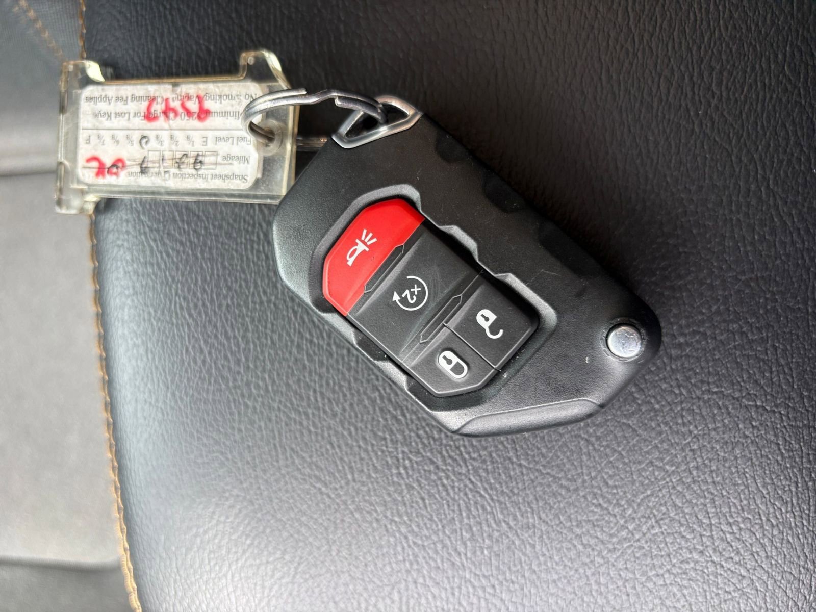Used 2025 Jeep Wrangler Unlimited Sahara AWD/4WD image 24