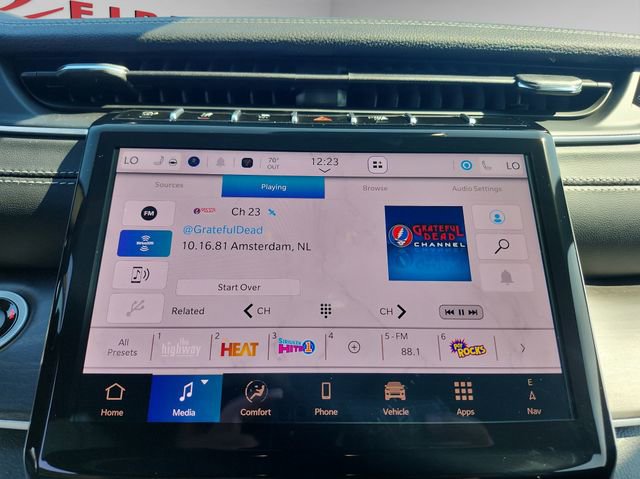 New 2025 Jeep Grand Cherokee Limited w/ Trailer Tow Package image 16