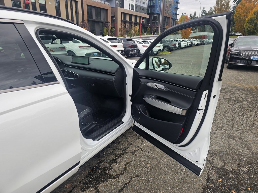 Certified 2025 Genesis GV70 3.5T Sport image 28