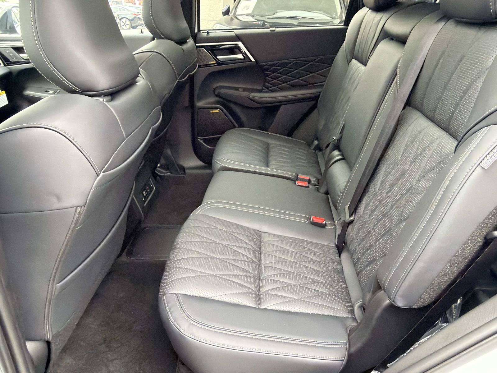 New 2026 Mitsubishi Outlander SEL AWD/4WD image 11