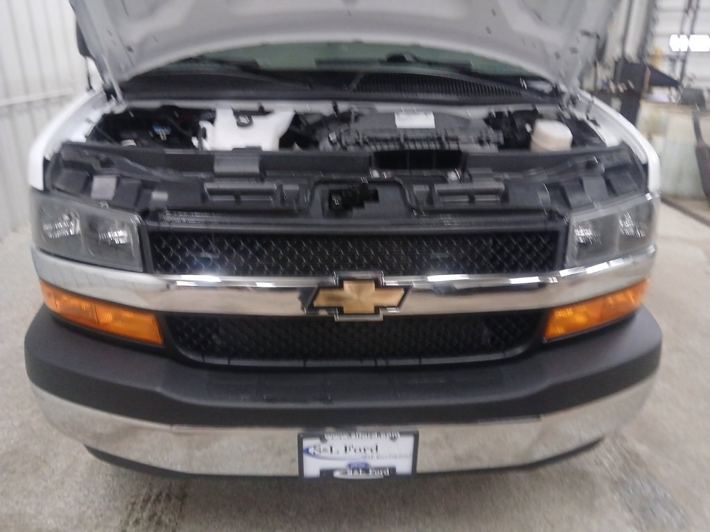 Used 2024 Chevrolet Express 2500 w/ Driver Convenience Package image 7