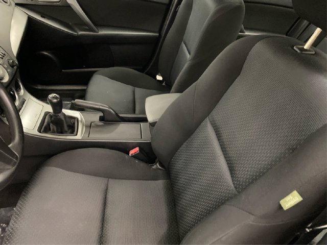 Used 2010 MAZDA MAZDA3 i Touring FWD image 10