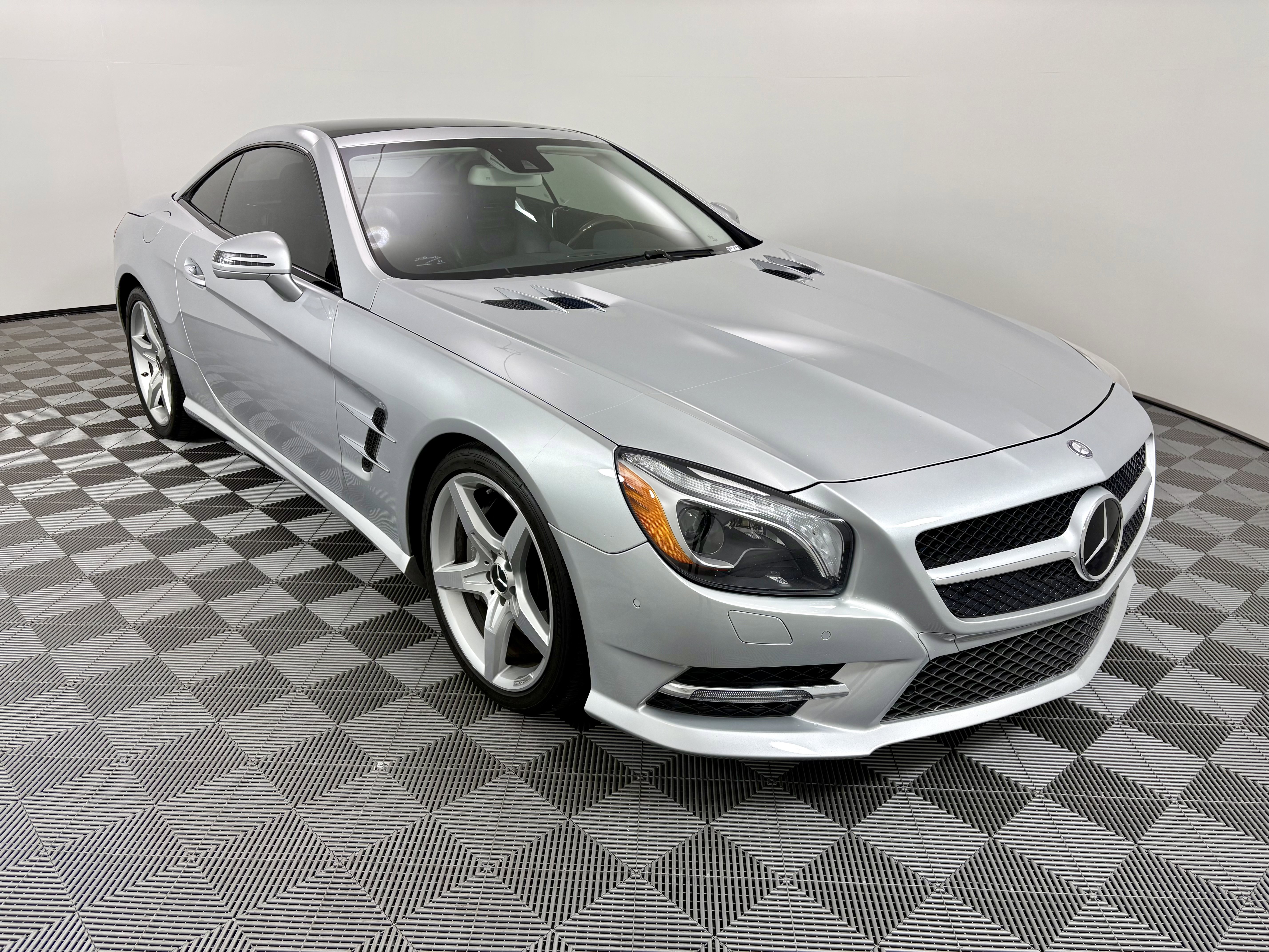 Used 2013 Mercedes-Benz SL 550 image 7