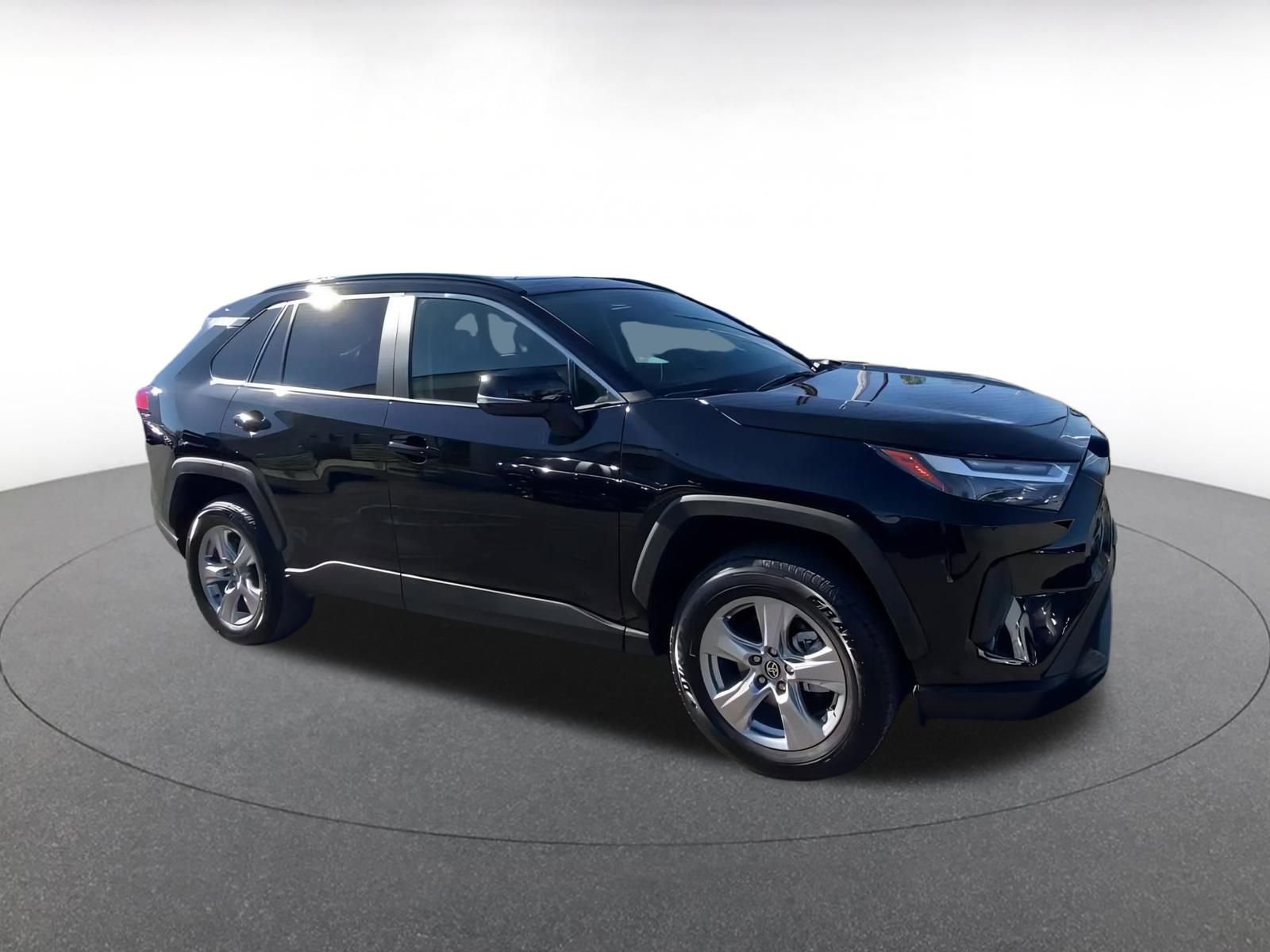 Used 2025 Toyota RAV4 XLE video 2