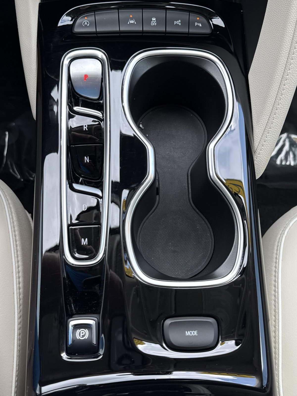 Used 2022 Buick Envision Avenir w/ Technology Package II FWD image 24