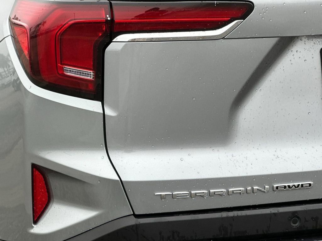 Used 2025 GMC Terrain Elevation image 25