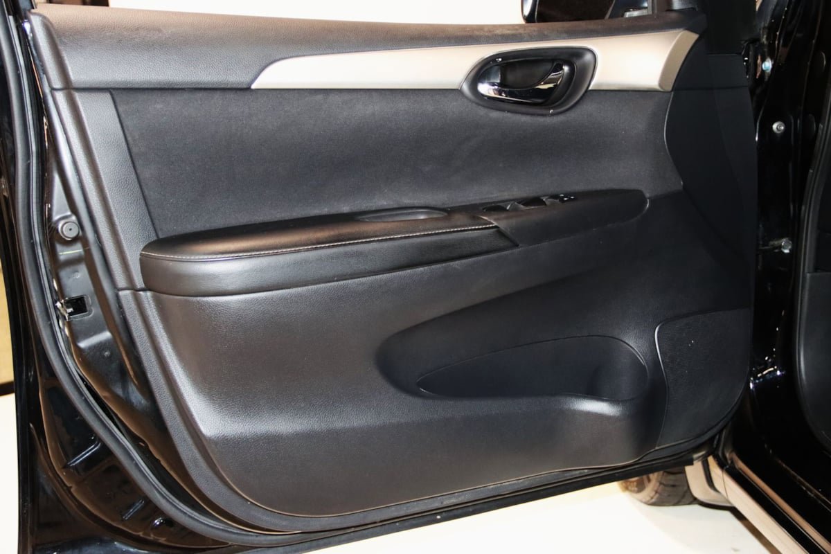 Used 2017 Nissan Sentra S FWD image 28